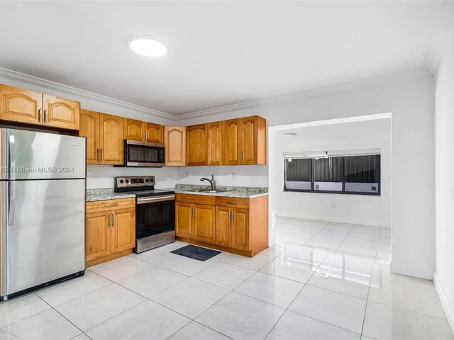 5170 SW 7th St, Miami FL 33134