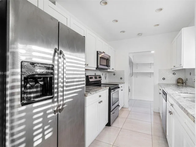 5170 SW 7th St, Miami FL 33134