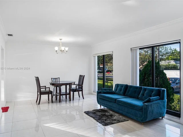 5170 SW 7th St, Miami FL 33134