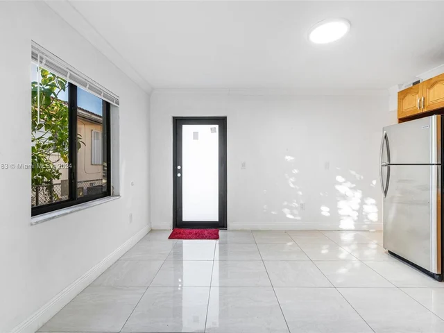 5170 SW 7th St, Miami FL 33134