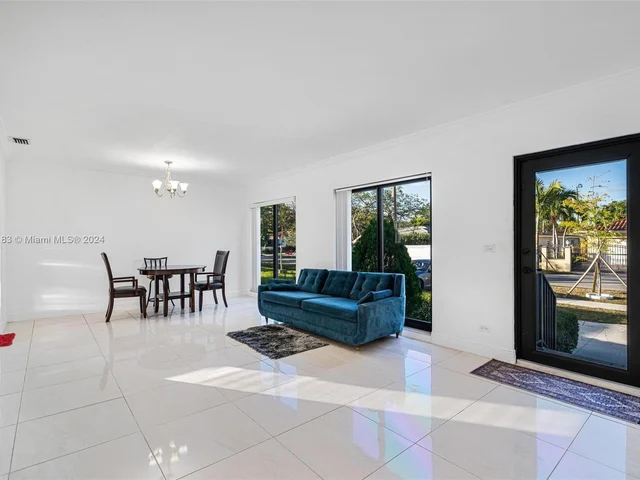 5170 SW 7th St, Miami FL 33134