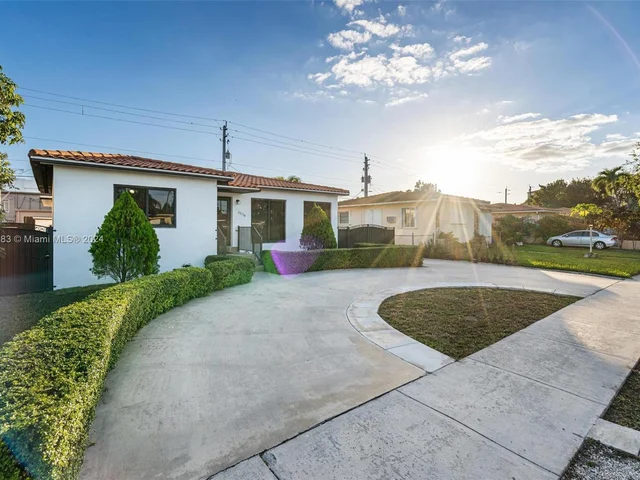 5170 SW 7th St, Miami FL 33134