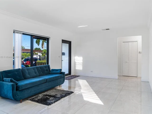 5170 SW 7th St, Miami FL 33134