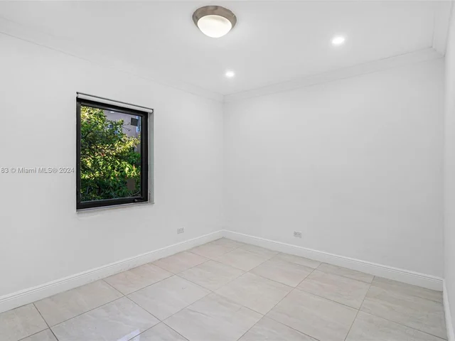 5170 SW 7th St, Miami FL 33134