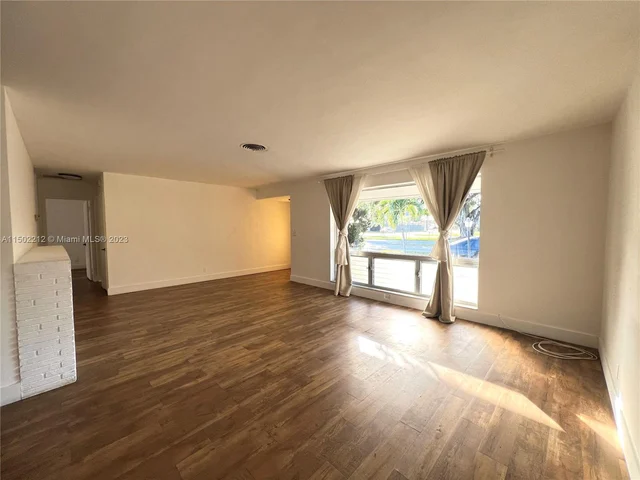 2005 N Park Rd, Hollywood FL 33021