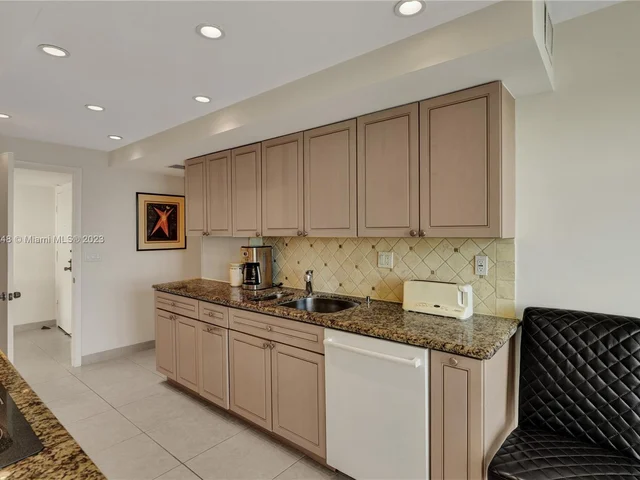 1111 Crandon Blvd # A1202, Key Biscayne FL 33149