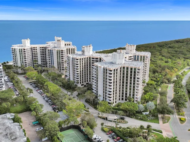 1111 Crandon Blvd # A1202, Key Biscayne FL 33149