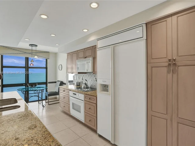 1111 Crandon Blvd # A1202, Key Biscayne FL 33149