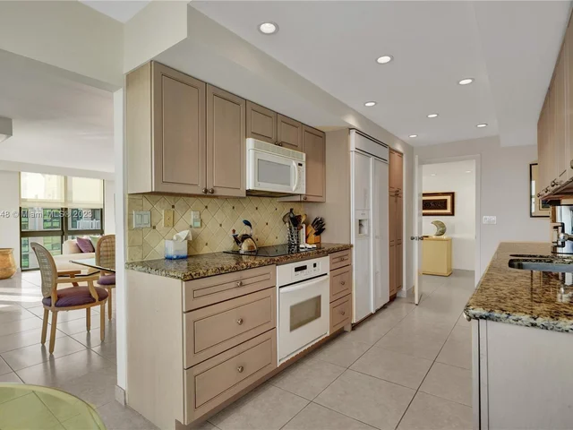 1111 Crandon Blvd # A1202, Key Biscayne FL 33149