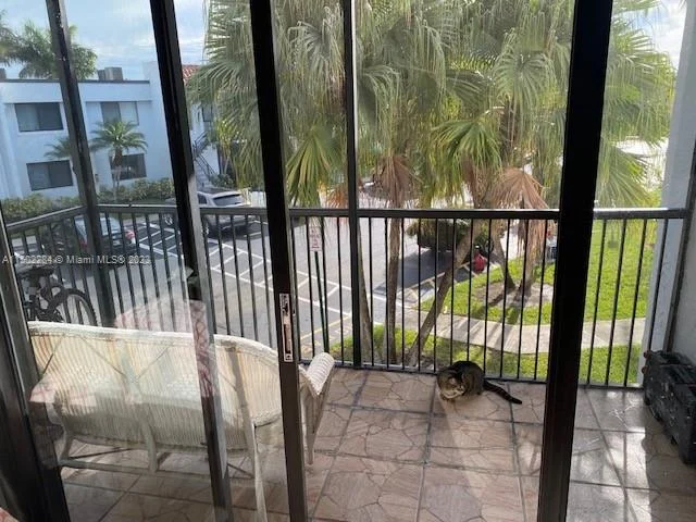 286 Racquet Club Rd # 201, Weston FL 33326