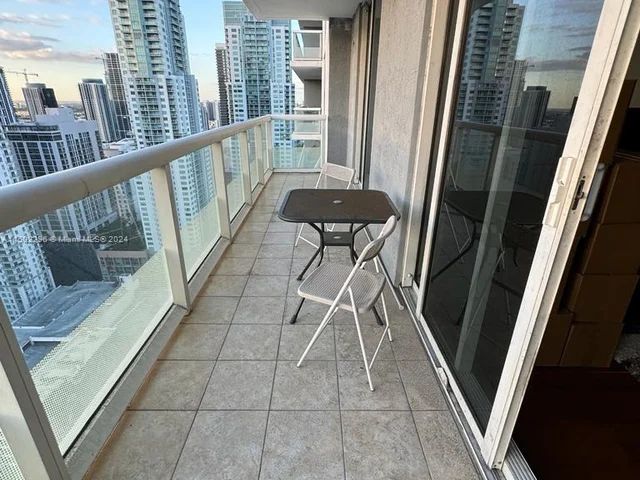 50 BISCAYNE Blvd # 3807, Miami FL 33132