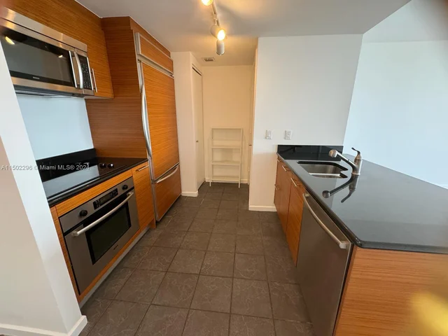 50 BISCAYNE Blvd # 3807, Miami FL 33132