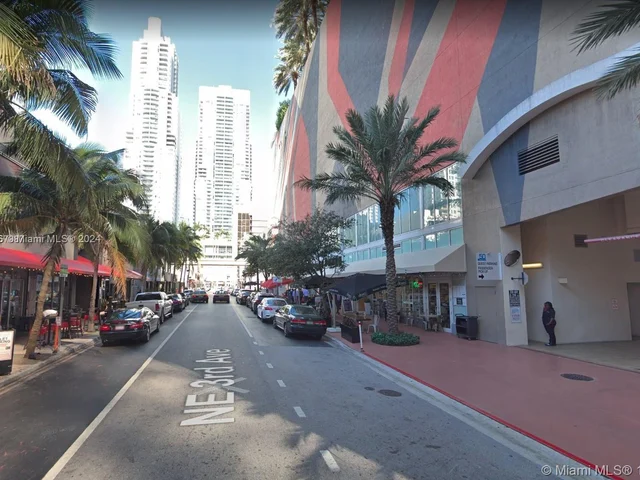 50 BISCAYNE Blvd # 3807, Miami FL 33132