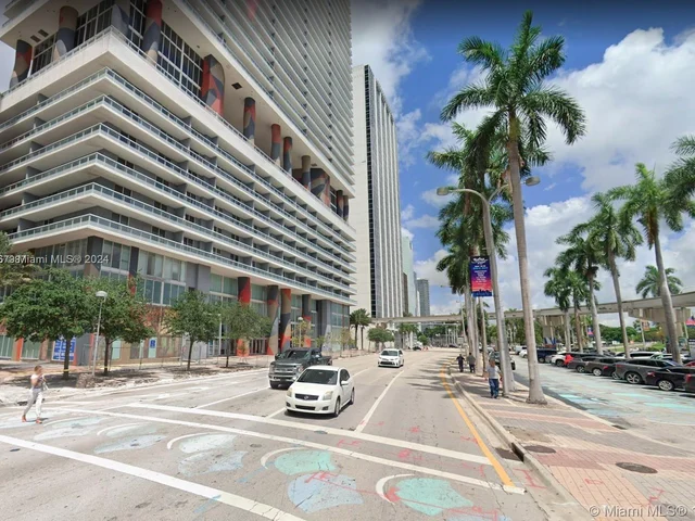 50 BISCAYNE Blvd # 3807, Miami FL 33132