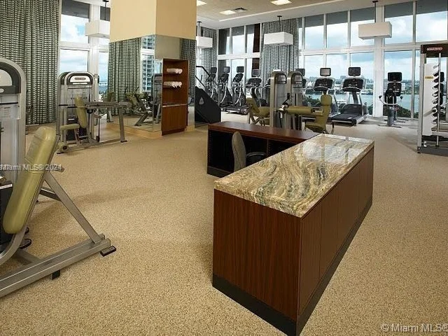 50 BISCAYNE Blvd # 3807, Miami FL 33132