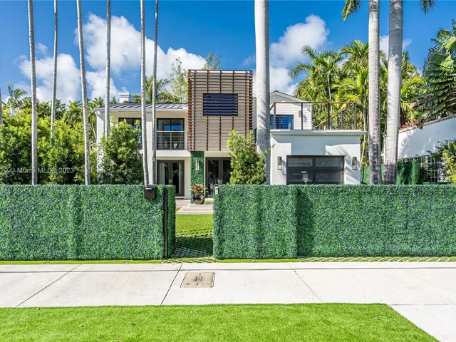 2802 Prairie Ave, Miami Beach FL 33140