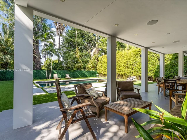 2802 Prairie Ave, Miami Beach FL 33140