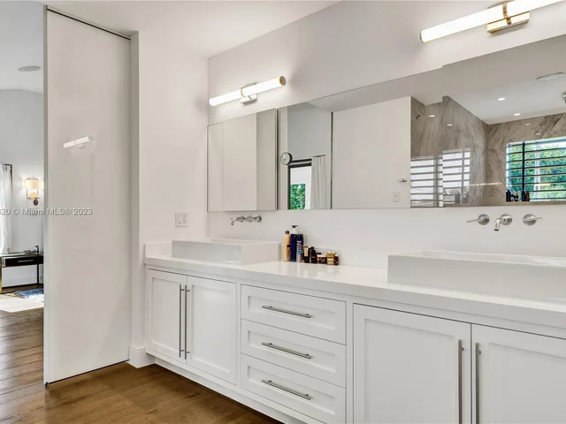 2802 Prairie Ave, Miami Beach FL 33140