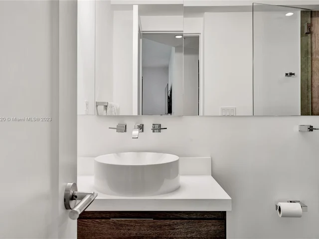 2802 Prairie Ave, Miami Beach FL 33140