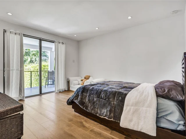 2802 Prairie Ave, Miami Beach FL 33140