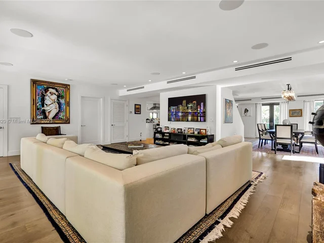 2802 Prairie Ave, Miami Beach FL 33140