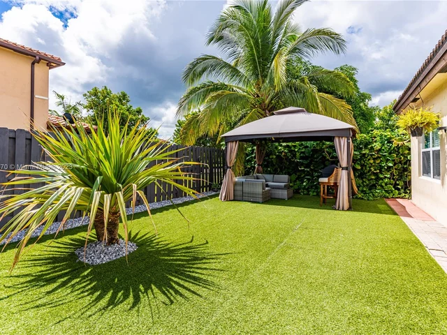 2340 NE 3rd Ct # 0, Homestead FL 33033