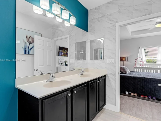 2340 NE 3rd Ct # 0, Homestead FL 33033