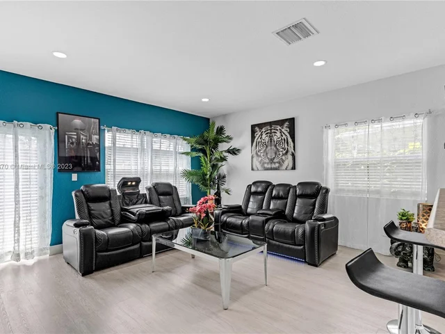 2340 NE 3rd Ct # 0, Homestead FL 33033