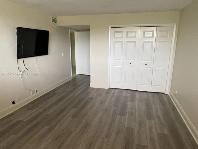 491 Racquet Club Rd # 303, Weston FL 33326