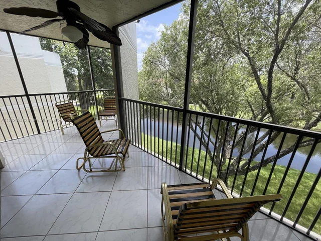 491 Racquet Club Rd # 303, Weston FL 33326