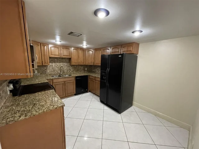 491 Racquet Club Rd # 303, Weston FL 33326