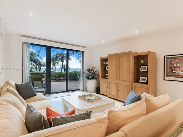 1111 Crandon Blvd # B105, Key Biscayne FL 33149