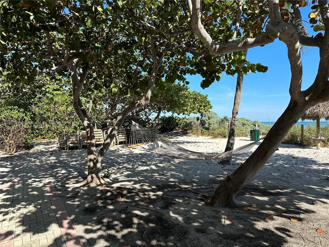 1111 Crandon Blvd # B105, Key Biscayne FL 33149