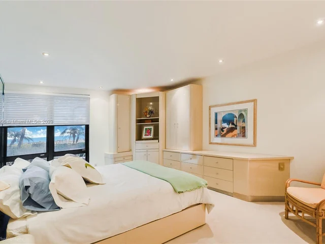 1111 Crandon Blvd # B105, Key Biscayne FL 33149