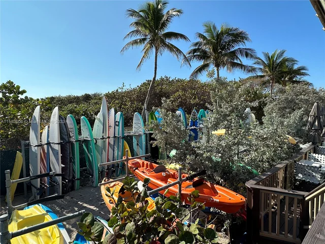 1111 Crandon Blvd # B105, Key Biscayne FL 33149