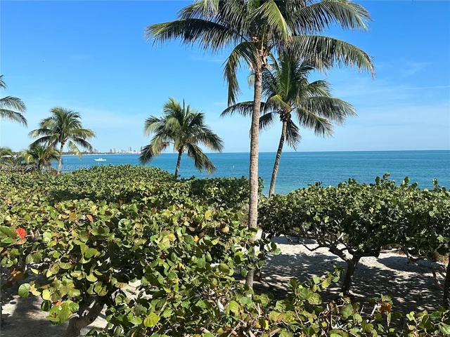 1111 Crandon Blvd # B105, Key Biscayne FL 33149