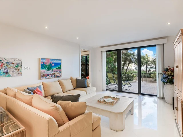 1111 Crandon Blvd # B105, Key Biscayne FL 33149