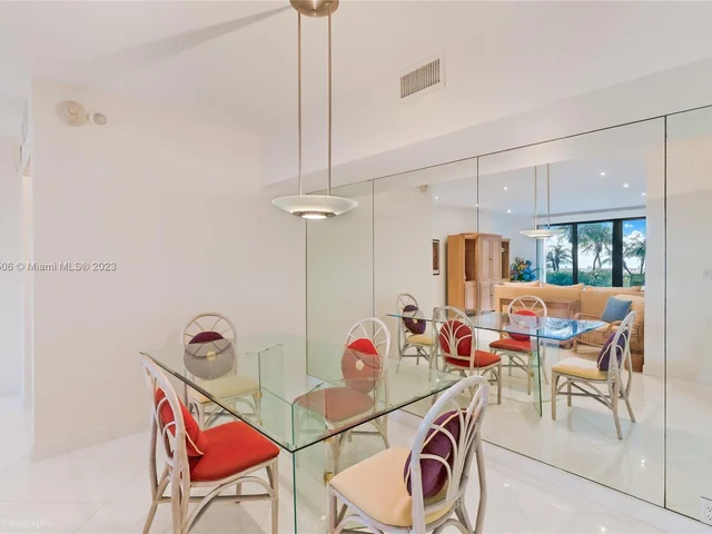 1111 Crandon Blvd # B105, Key Biscayne FL 33149