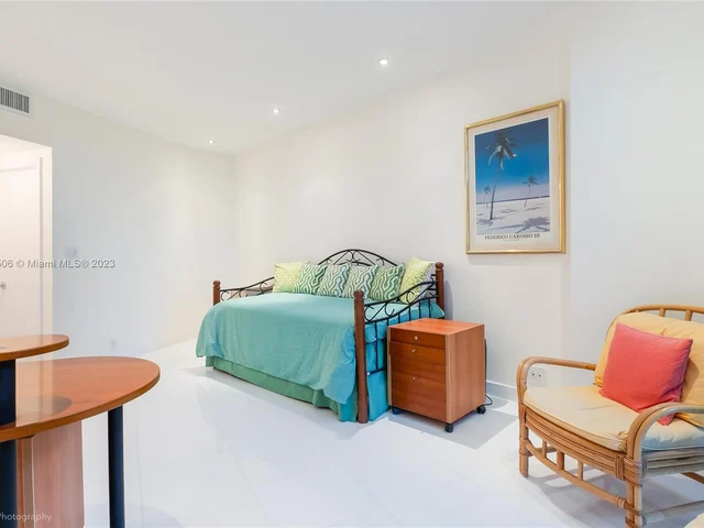 1111 Crandon Blvd # B105, Key Biscayne FL 33149