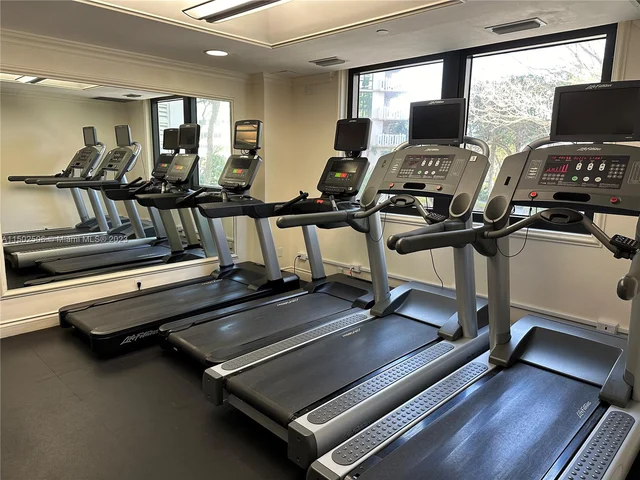 1111 Crandon Blvd # B105, Key Biscayne FL 33149