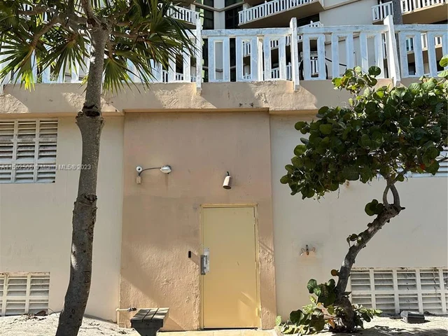 1111 Crandon Blvd # B105, Key Biscayne FL 33149