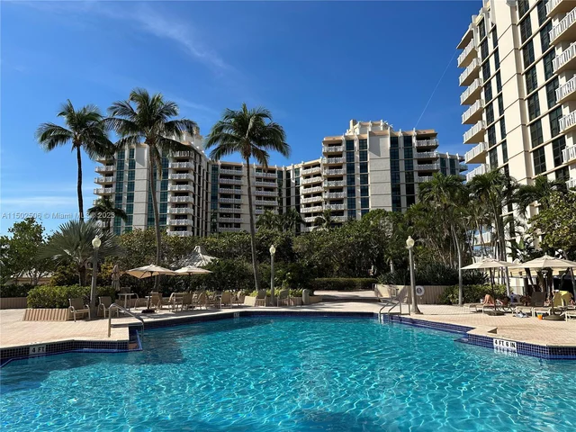 1111 Crandon Blvd # B105, Key Biscayne FL 33149