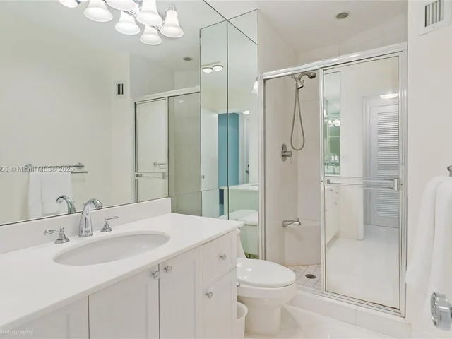 1111 Crandon Blvd # B105, Key Biscayne FL 33149