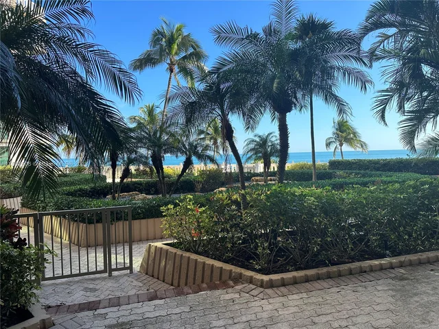 1111 Crandon Blvd # B105, Key Biscayne FL 33149