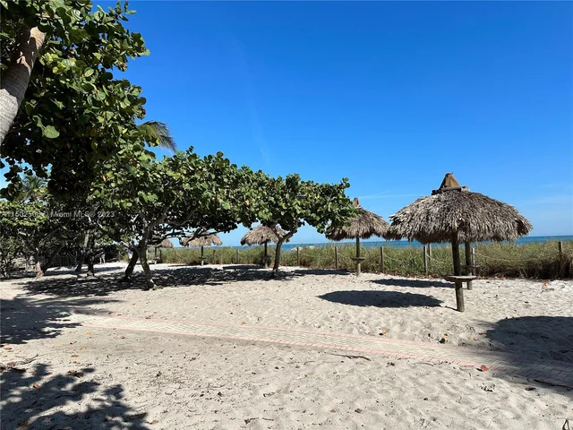 1111 Crandon Blvd # B105, Key Biscayne FL 33149