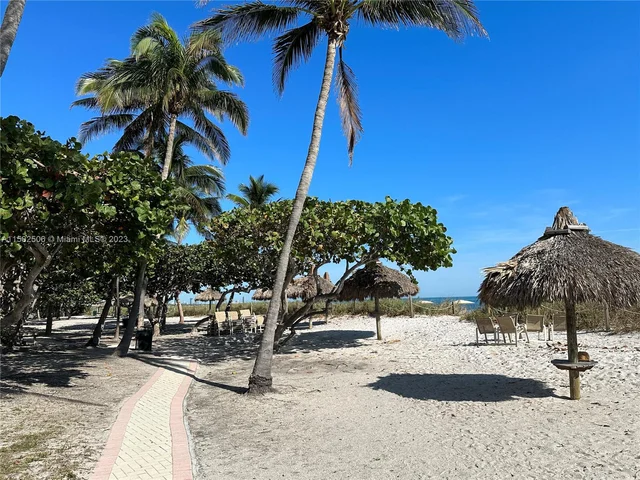 1111 Crandon Blvd # B105, Key Biscayne FL 33149