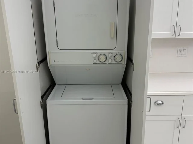 1111 Crandon Blvd # B105, Key Biscayne FL 33149