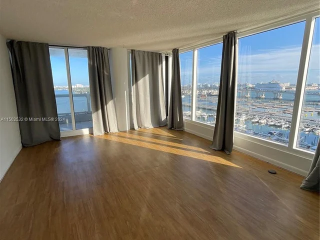 1717 N Bayshore Dr # 1531, Miami FL 33132