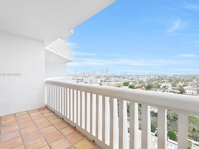 1000 W Island Blvd # 1202, Aventura FL 33160