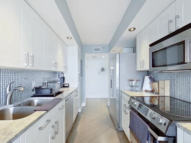 1000 W Island Blvd # 1202, Aventura FL 33160